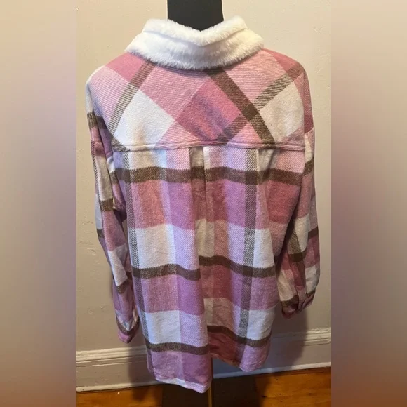Umgee Plaid Brushed Flannel Shacket With Faux Fur Collar Size M - Picture 3 of 10